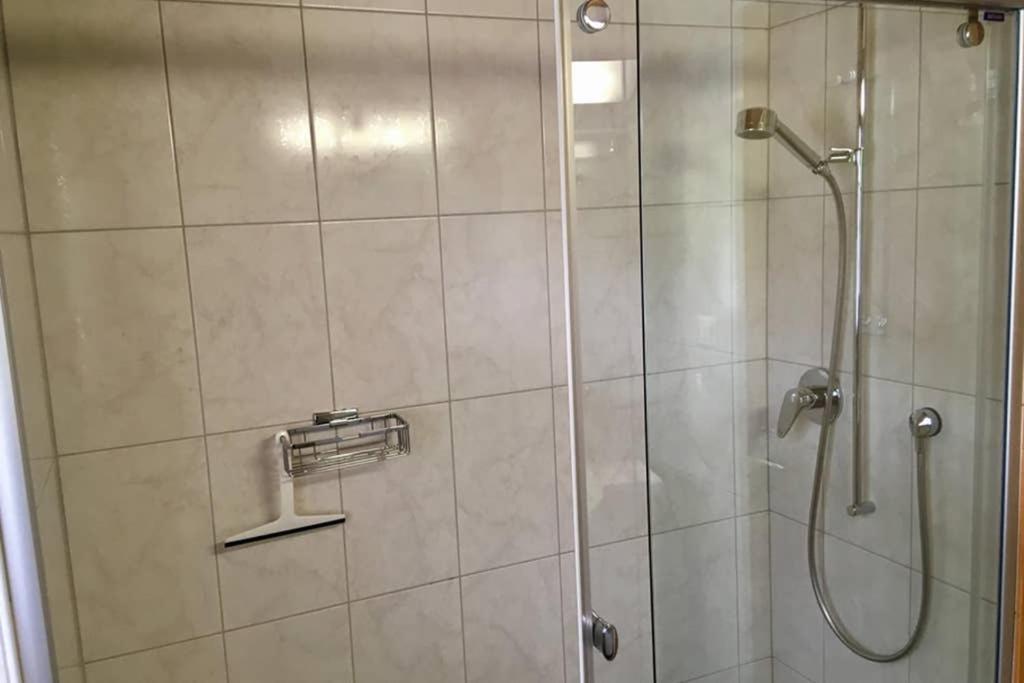 Ferienwohnung Uf Z'Enisch โคลสเตอร์ ภายนอก รูปภาพ