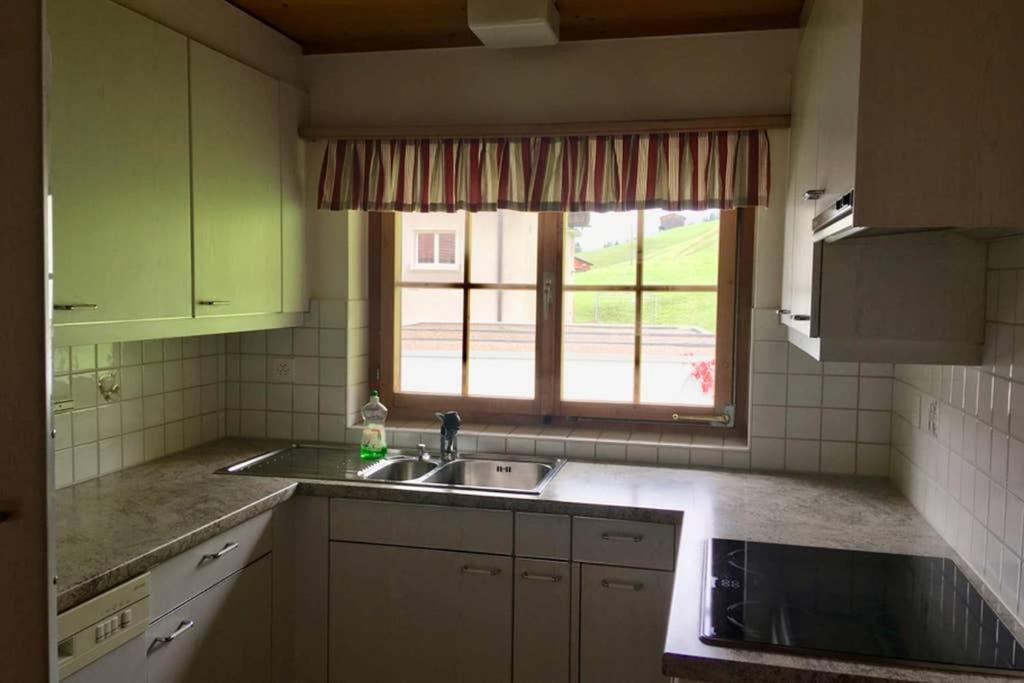Ferienwohnung Uf Z'Enisch โคลสเตอร์ ภายนอก รูปภาพ